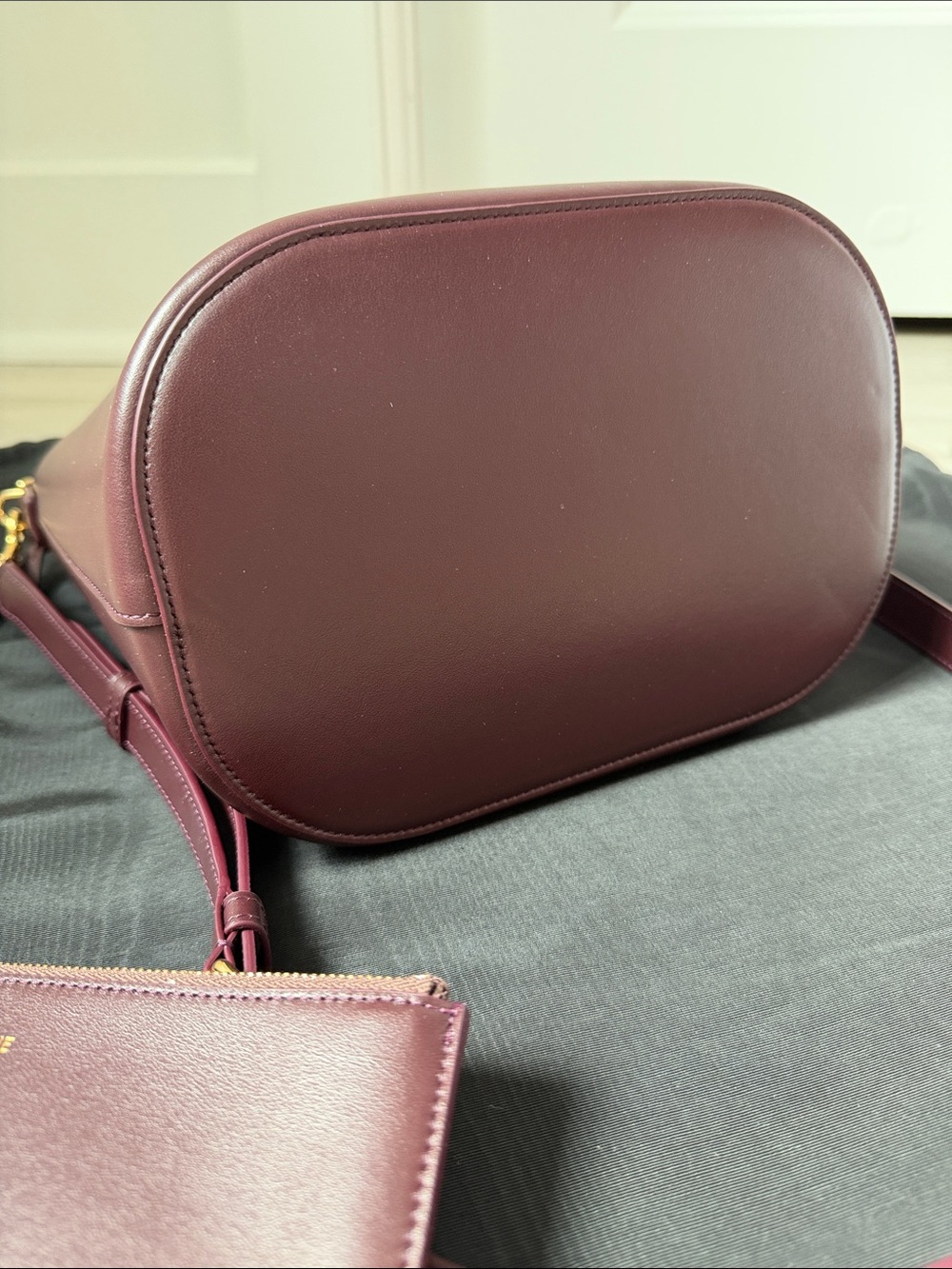 Brand New - Celine Medium Bucket Louise Bag in Burgundy - Picture 8 of 10